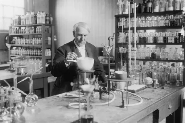 Thomas Edison - Lightbulb