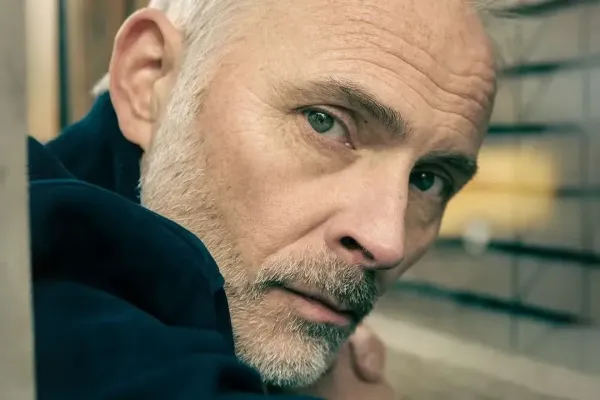 Mark Bonnar